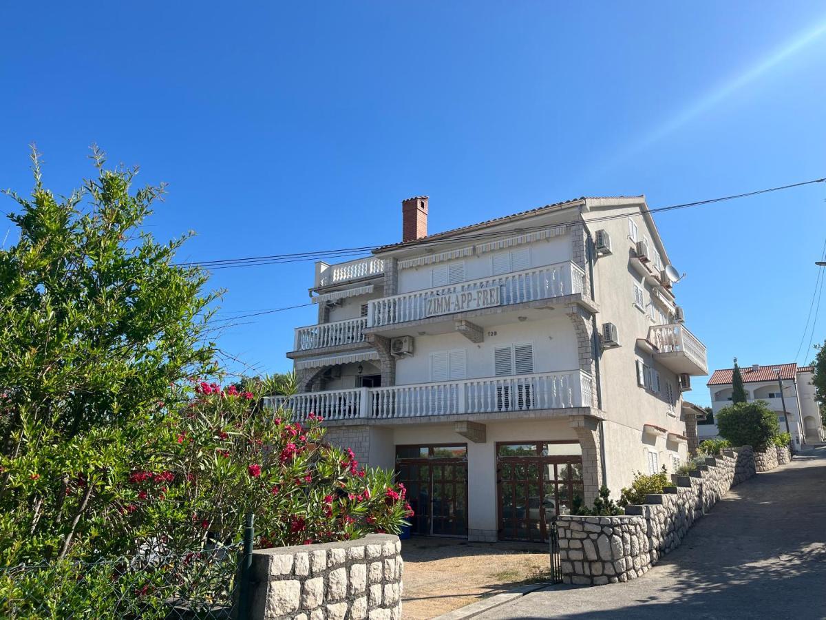 Apartments Vuksan 拉布 外观 照片