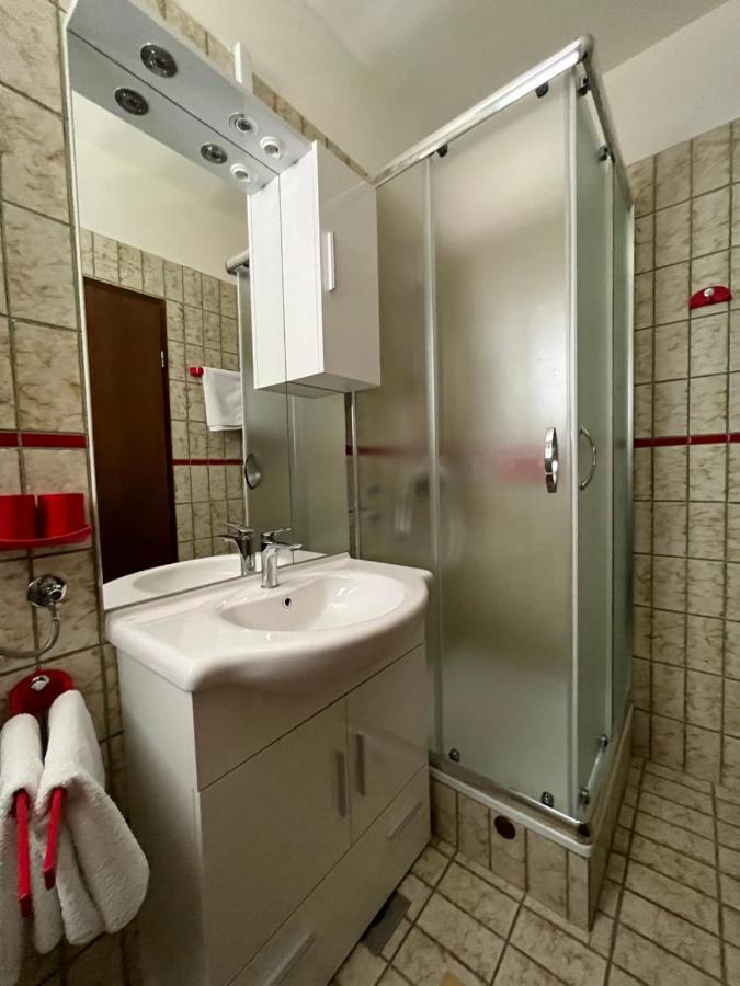 Apartments Vuksan 拉布 外观 照片